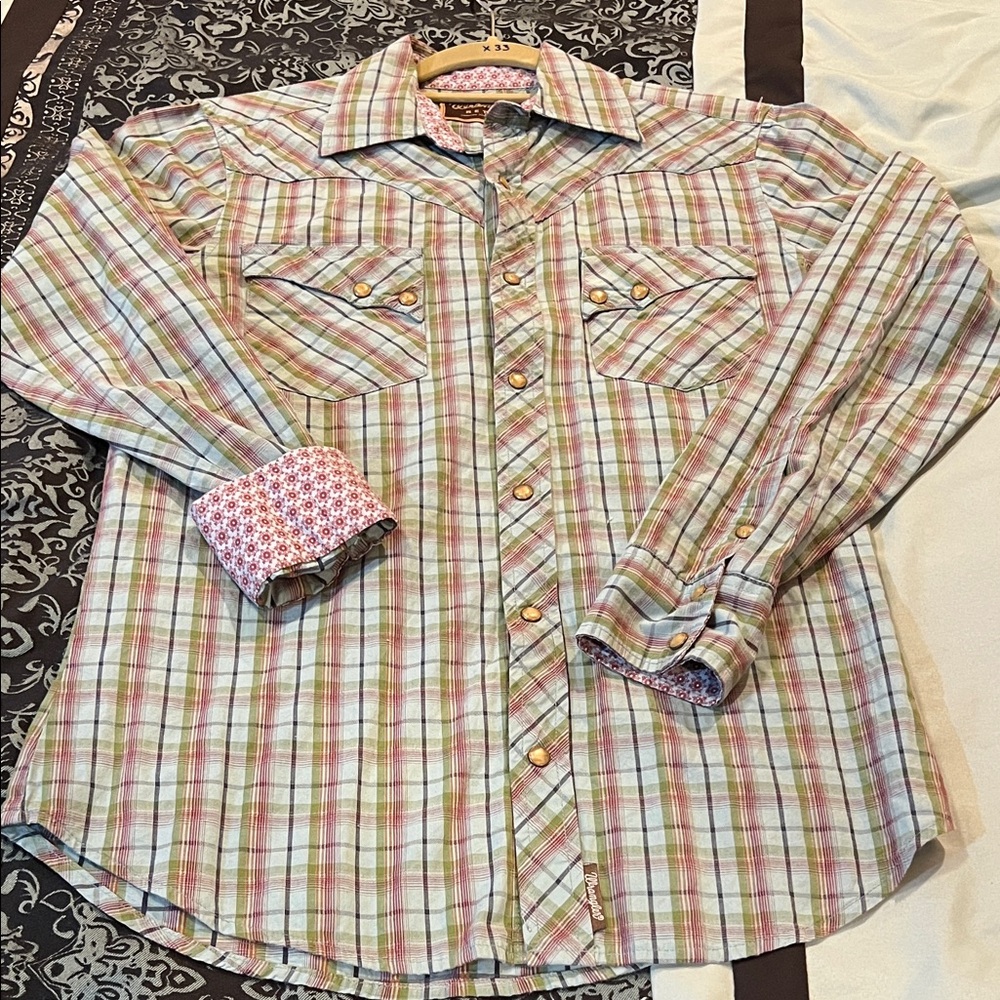 WRANGLER RETRO Men's Plaid Long-Sleeve Button-Down Shirt in Light Green, Pink